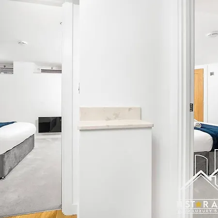 Modern Spacious: 3br Downtown