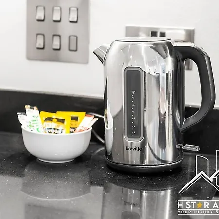 Modern Spacious: 3br Downtown Apartment *