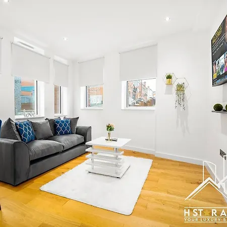 Modern Spacious: 3br Downtown *