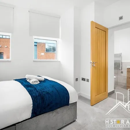 Modern Spacious: 3br Downtown Apartment *
